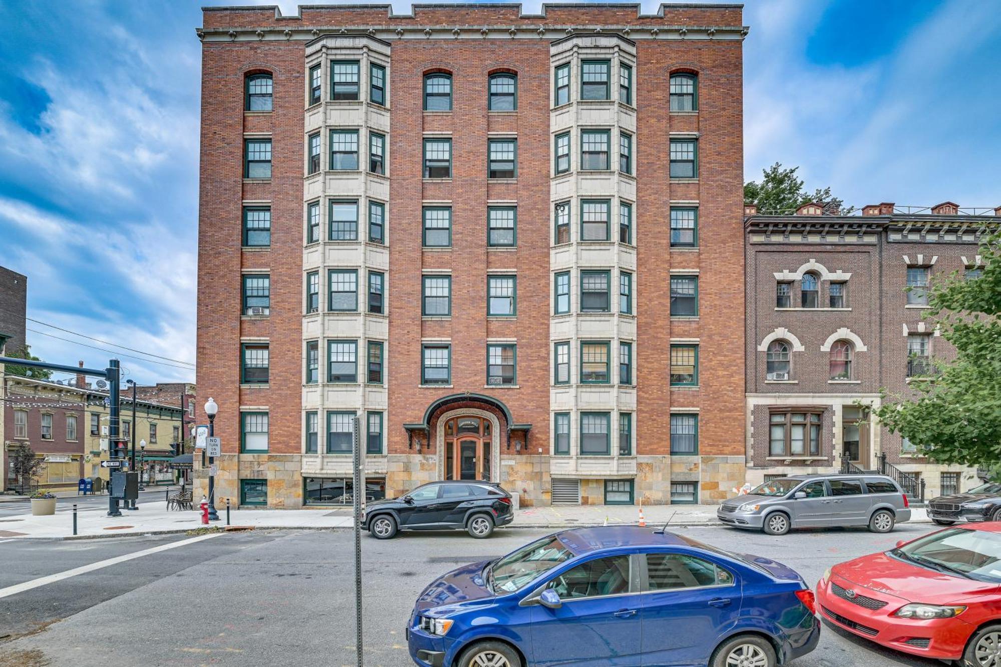 Albany Vacation Rental With State Capitol Views! Exterior photo